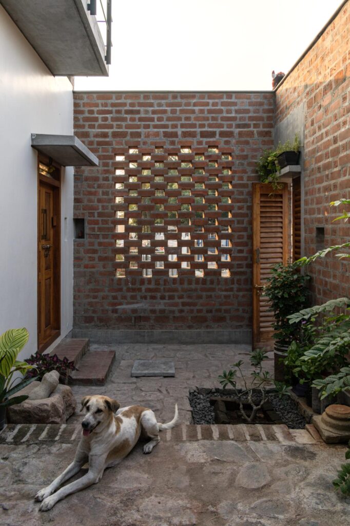 The Threshold House / Madras Spaces 39 The threshold house / madras spaces