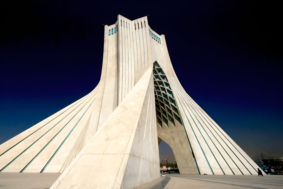 Azadi tower / hossein amanat | classics on architecture lab