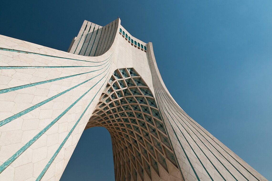 Azadi tower / hossein amanat | classics on architecture lab