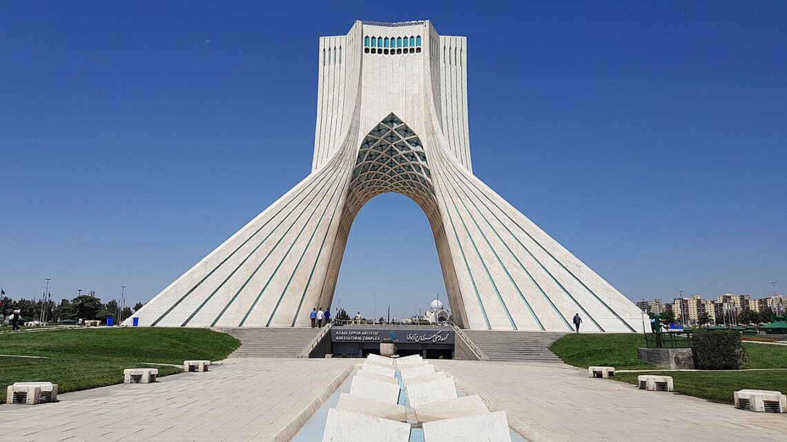 Azadi tower / hossein amanat | classics on architecture lab