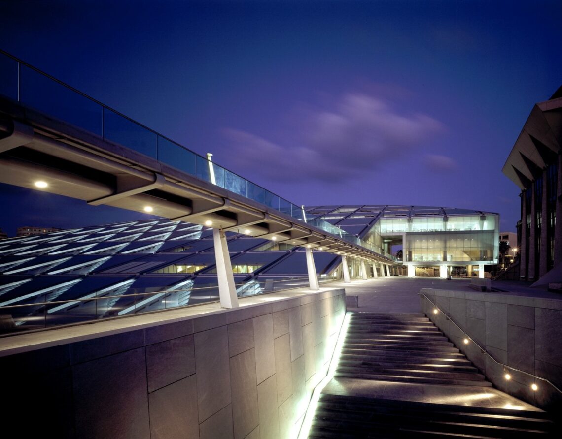 Bibliotheca alexandrina / snøhetta | classics on architecture lab