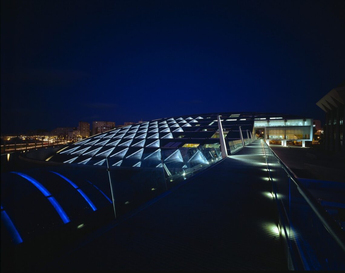 Bibliotheca alexandrina / snøhetta | classics on architecture lab