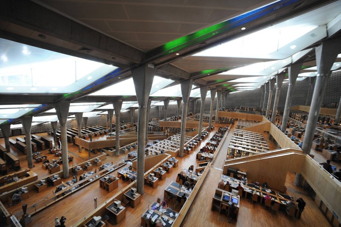 Bibliotheca alexandrina / snøhetta | classics on architecture lab