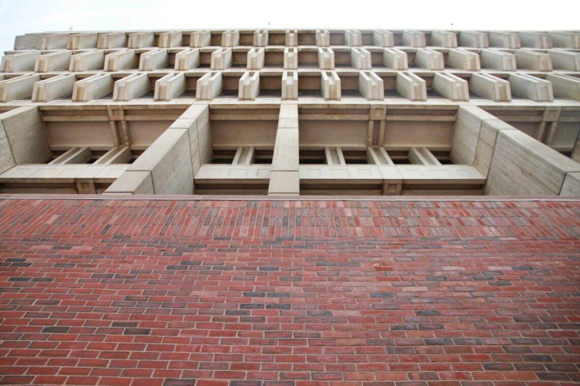 Boston city hall / kallmann, mckinnell, & knowles | classics on architecture lab