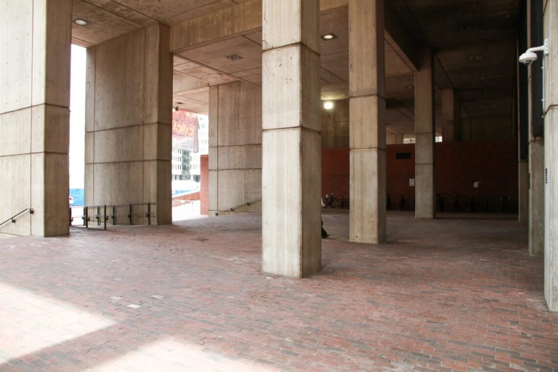 Boston city hall / kallmann, mckinnell, & knowles | classics on architecture lab