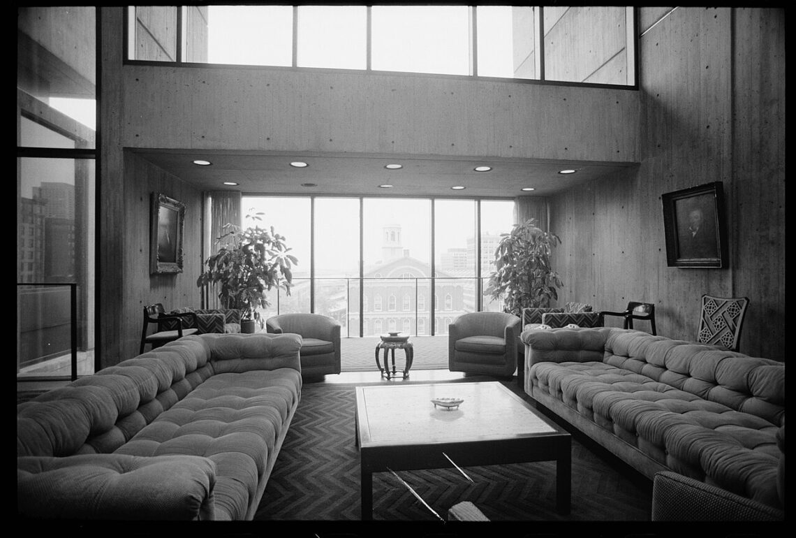 Boston city hall / kallmann, mckinnell, & knowles | classics on architecture lab