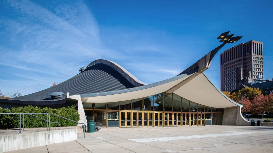 David S. Ingalls Skating Rink / Eero Saarinen | Classics On Architecture Lab 38 David s. Ingalls skating rink / eero saarinen | classics on architecture lab