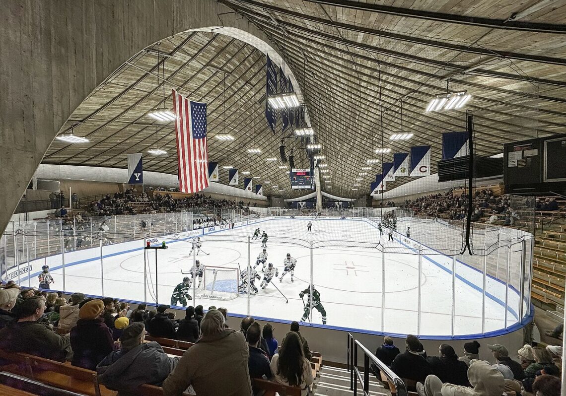 David S. Ingalls Skating Rink / Eero Saarinen | Classics On Architecture Lab 49 David s. Ingalls skating rink / eero saarinen | classics on architecture lab