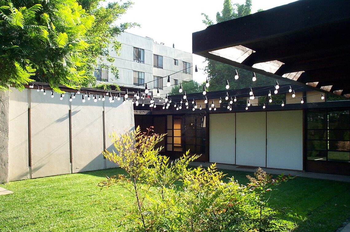 Kings road house / rudolf schindler | classics on architecture lab