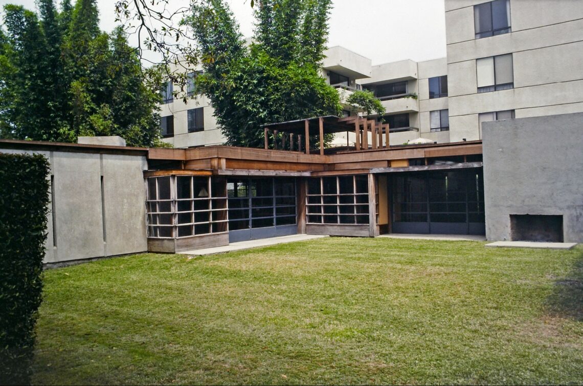 Kings road house / rudolf schindler | classics on architecture lab