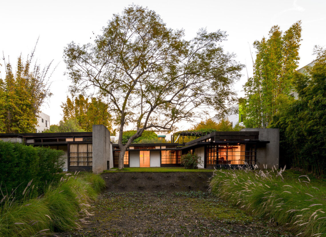 Kings road house / rudolf schindler | classics on architecture lab