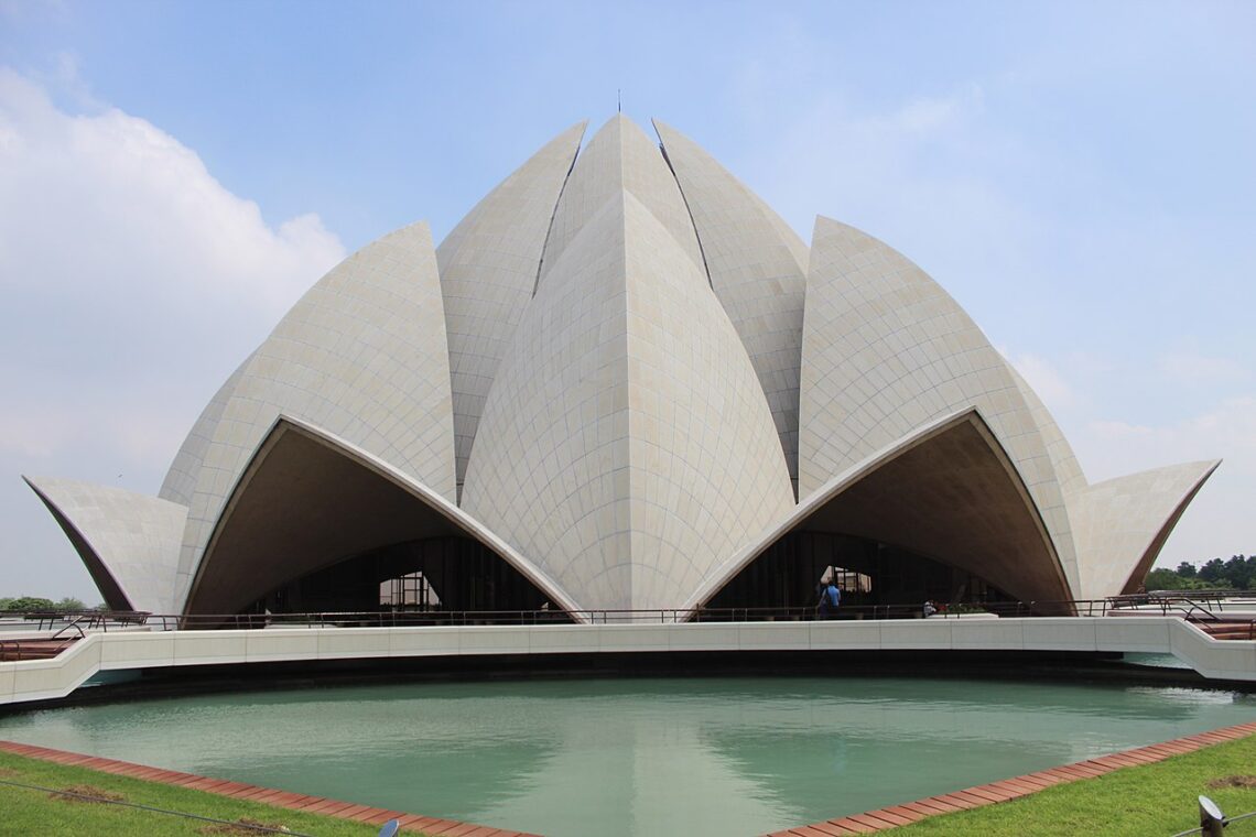 Lotus temple / fariborz sahba | classics on architecture lab