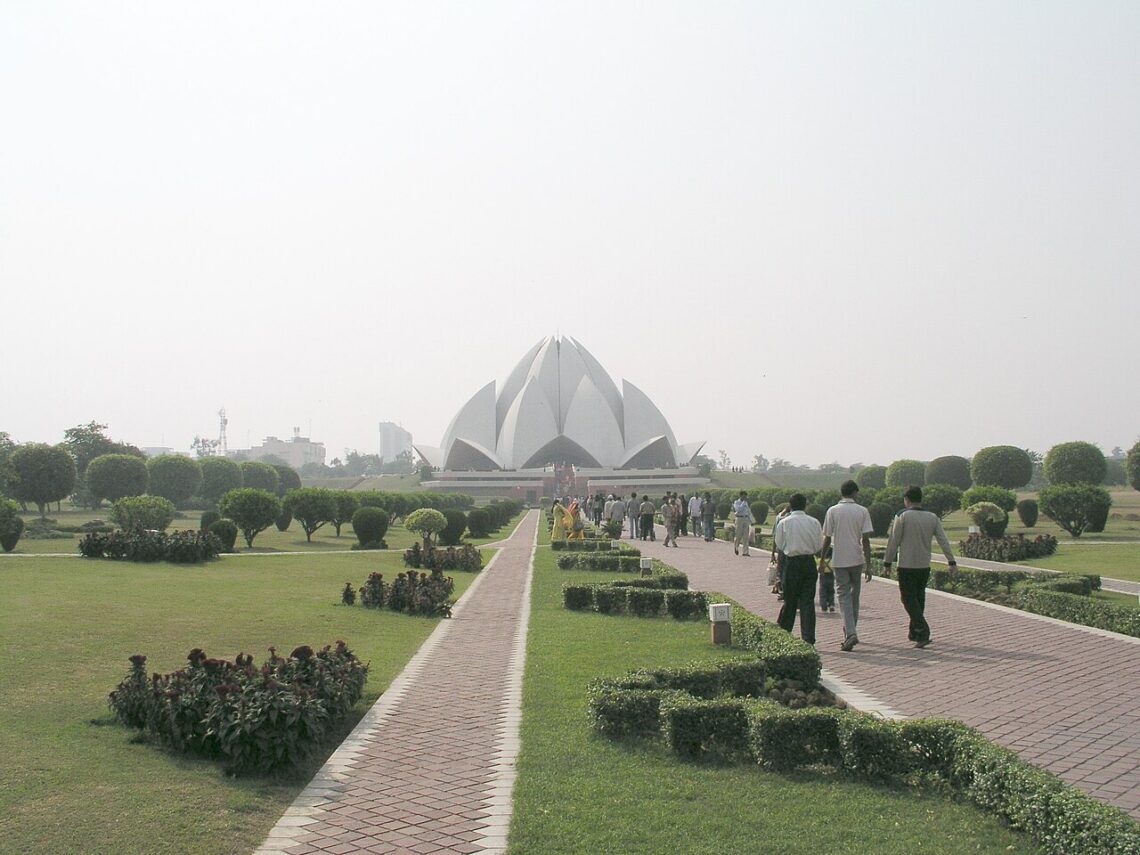 Lotus temple / fariborz sahba | classics on architecture lab