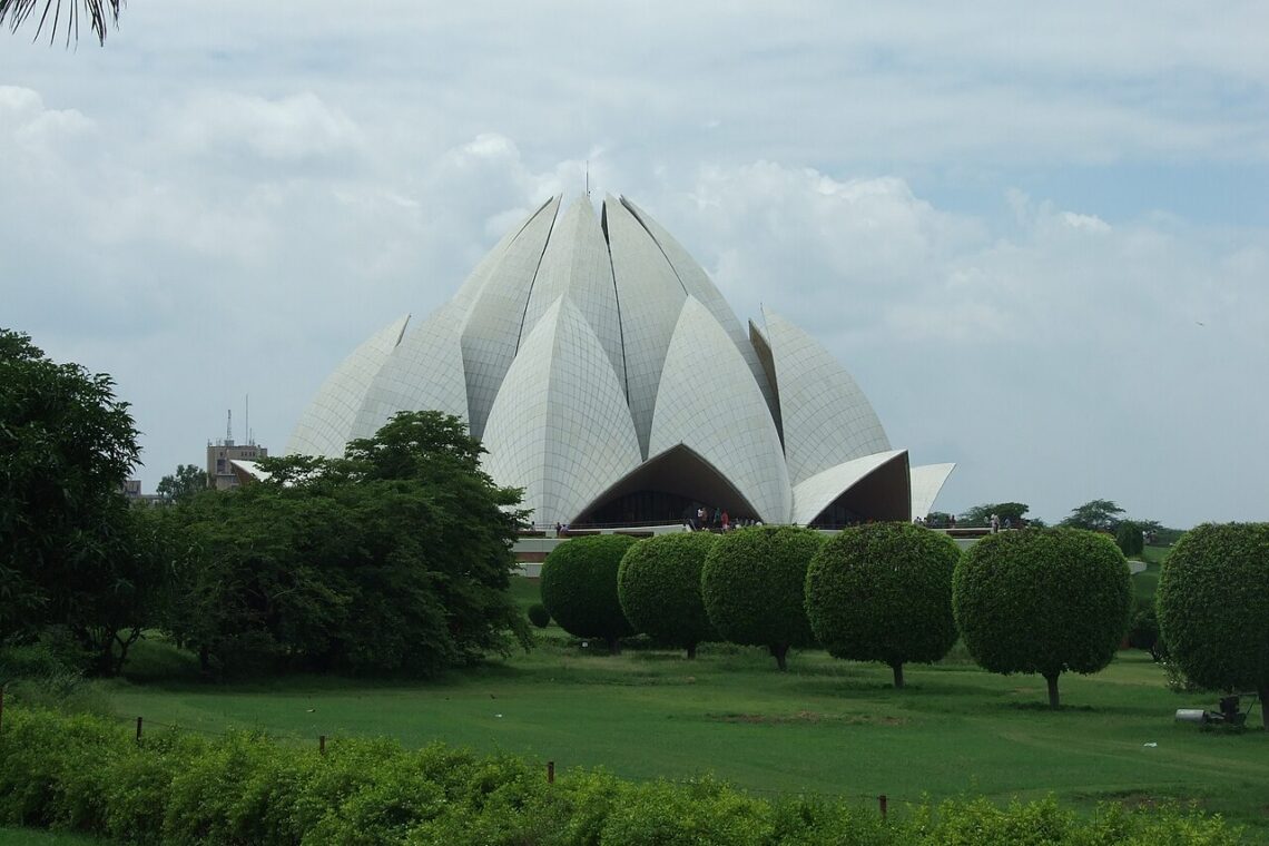 Lotus temple / fariborz sahba | classics on architecture lab