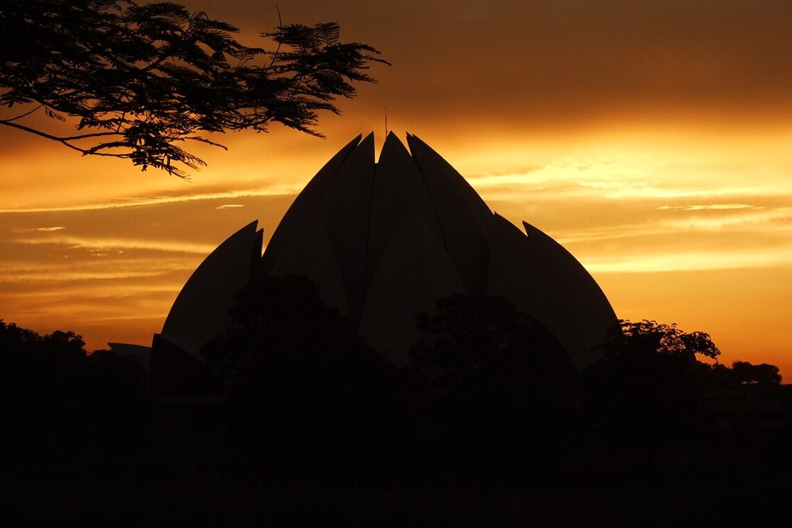Lotus temple / fariborz sahba | classics on architecture lab