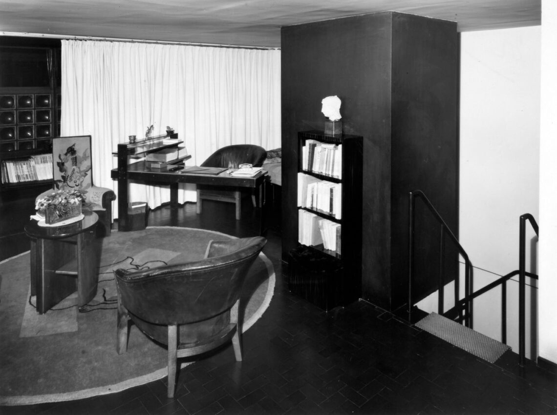 Maison de verre / pierre chareau + bernard bijvoet | classics on architecture lab