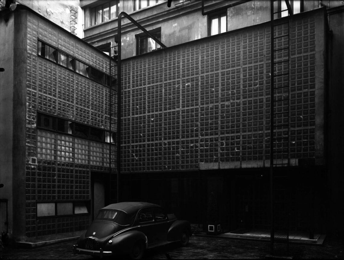 Maison de verre / pierre chareau + bernard bijvoet | classics on architecture lab