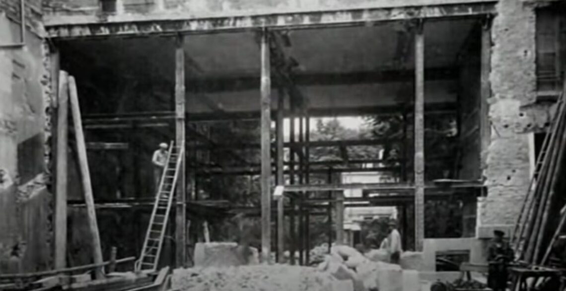 Maison de verre / pierre chareau + bernard bijvoet | classics on architecture lab
