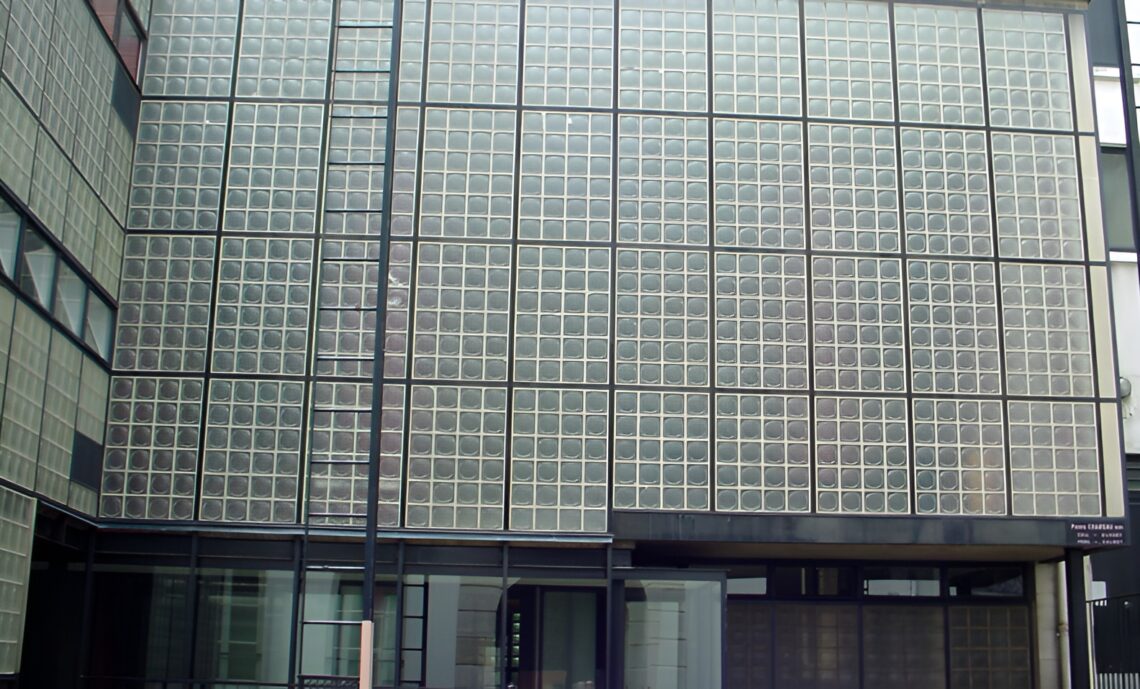 Maison de verre / pierre chareau + bernard bijvoet | classics on architecture lab