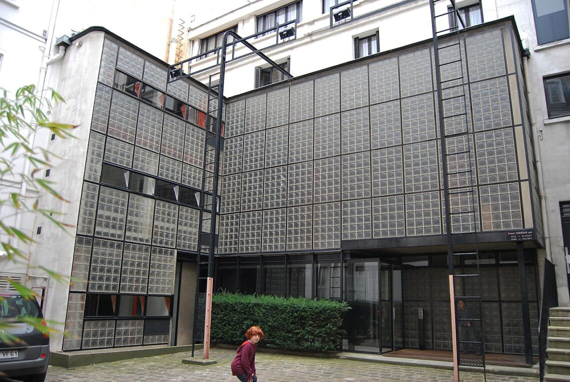 Maison de verre / pierre chareau + bernard bijvoet | classics on architecture lab