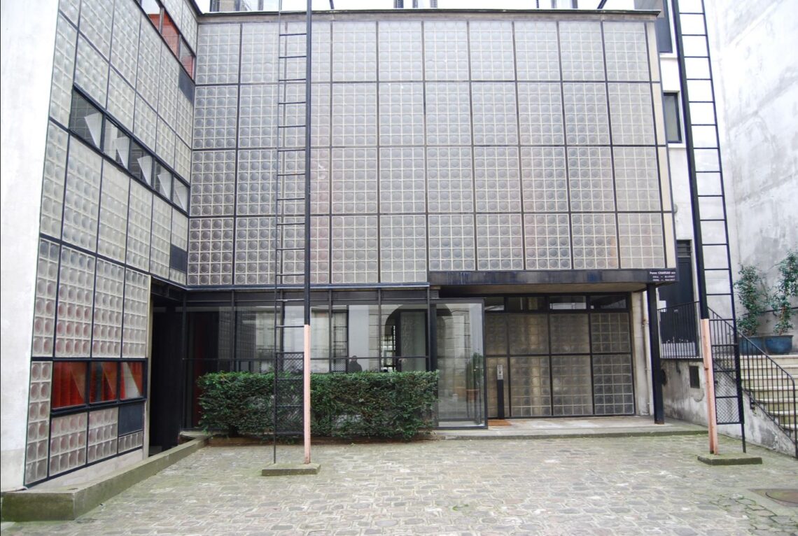 Maison de verre / pierre chareau + bernard bijvoet | classics on architecture lab