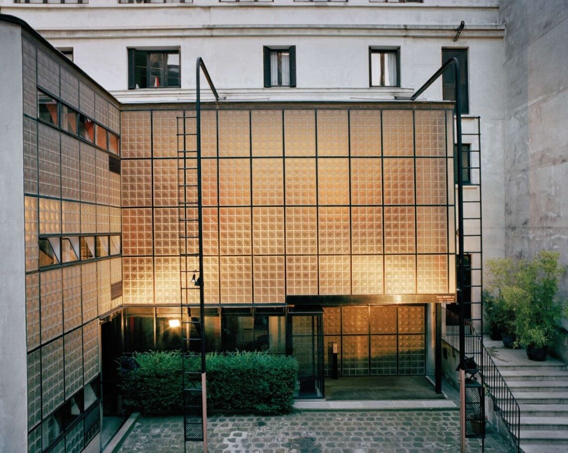 Maison de verre / pierre chareau + bernard bijvoet | classics on architecture lab