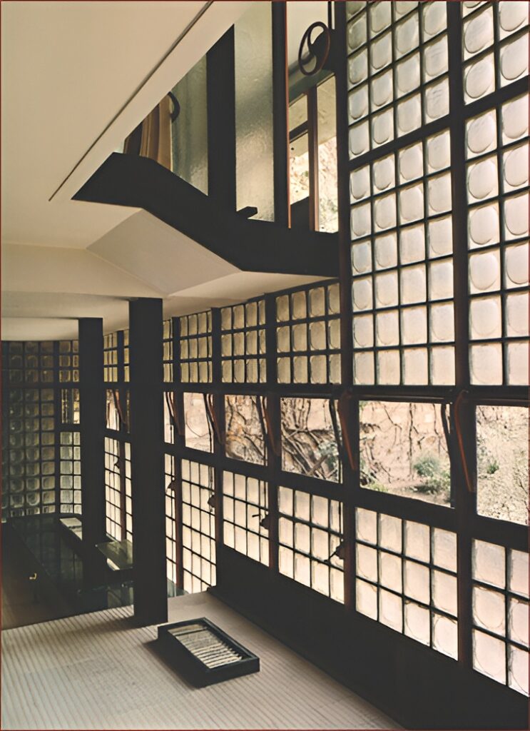 Maison de verre / pierre chareau + bernard bijvoet | classics on architecture lab