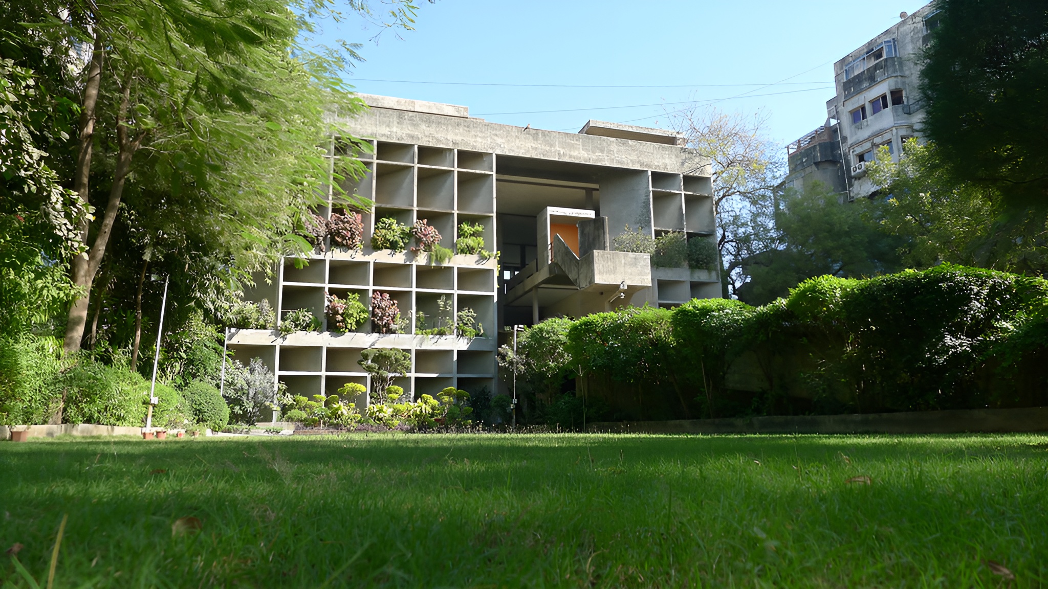 Mill owners' association building / le corbusier | classics on architecture lab