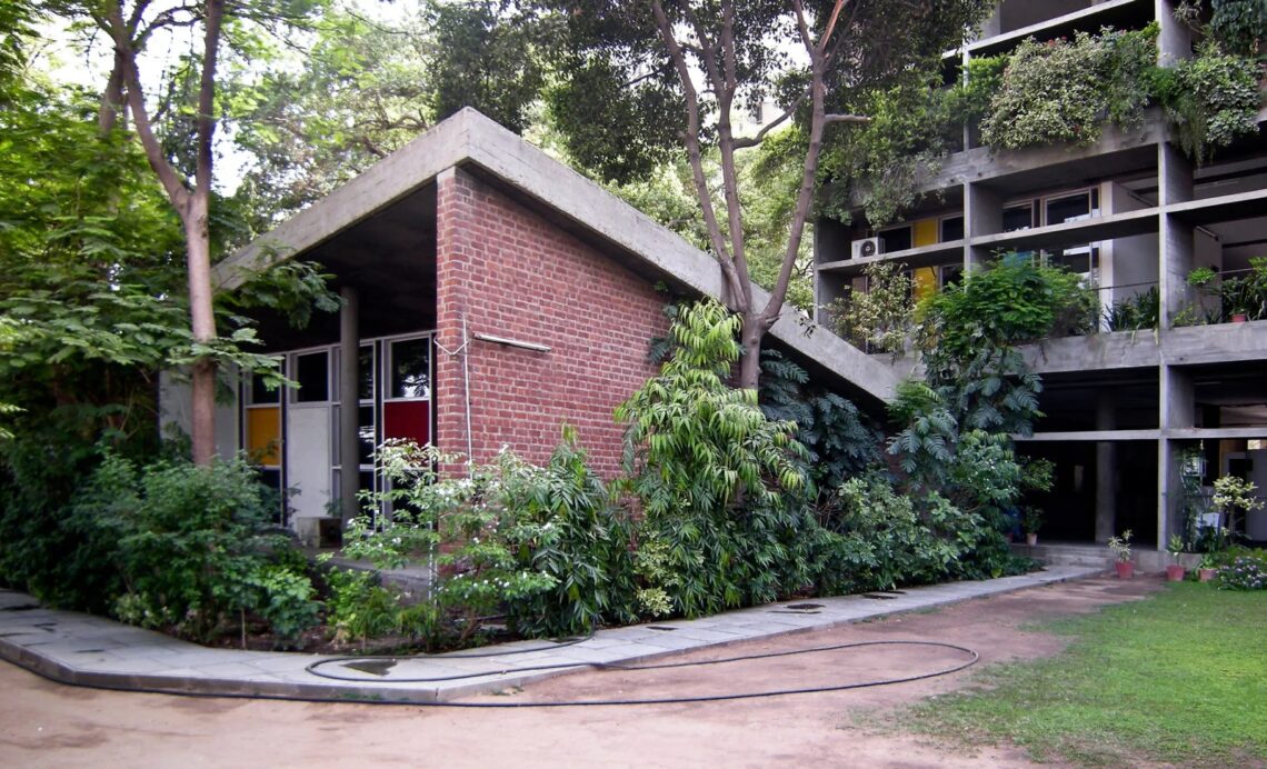 Mill owners' association building / le corbusier | classics on architecture lab
