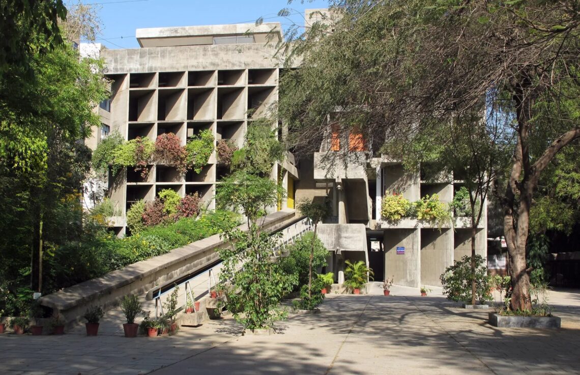 Mill owners' association building / le corbusier | classics on architecture lab