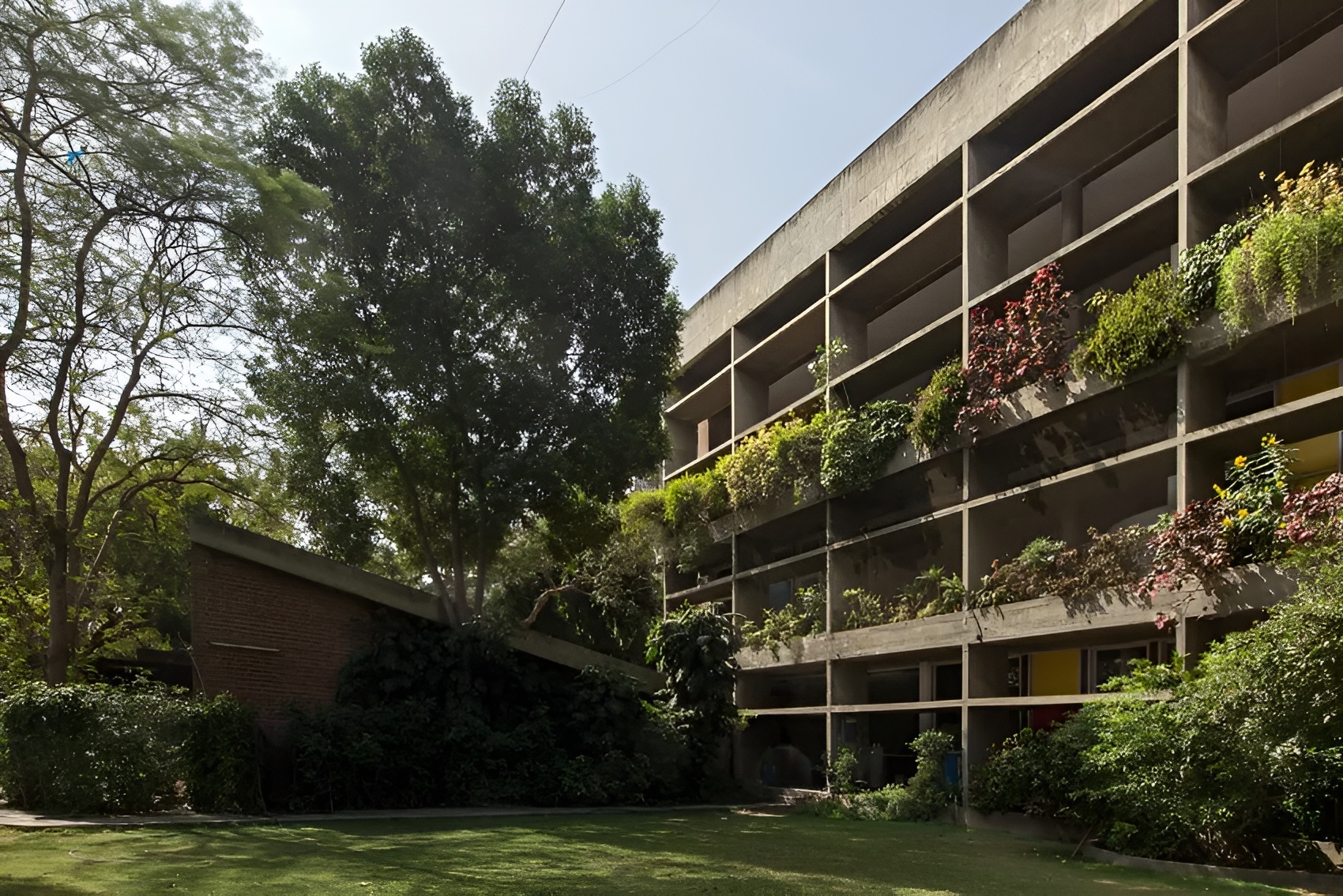 Mill owners' association building / le corbusier | classics on architecture lab