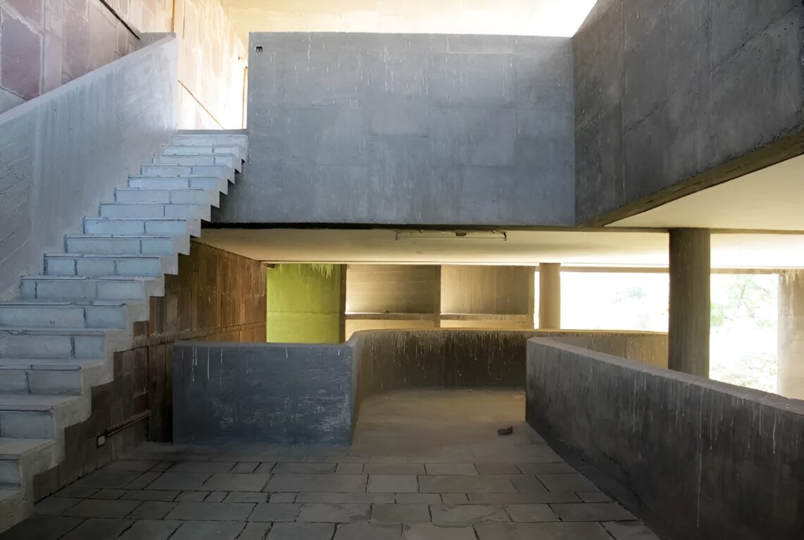 Mill owners' association building / le corbusier | classics on architecture lab