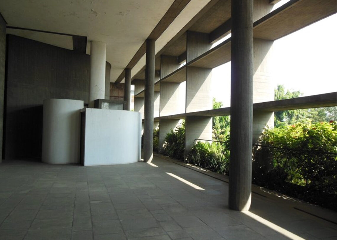 Mill owners' association building / le corbusier | classics on architecture lab
