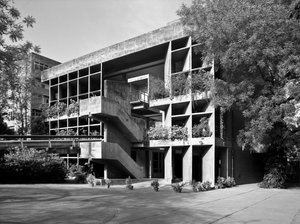 Mill owners' association building / le corbusier | classics on architecture lab
