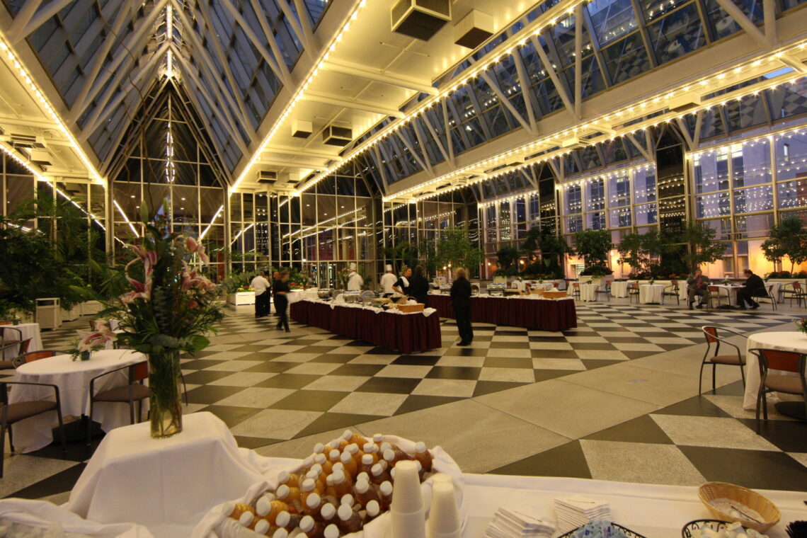 Ppg Place / John Burgee Architects With Philip Johnson | Classics On Architecture Lab 17 Ppg place / john burgee architects with philip johnson | classics on architecture lab
