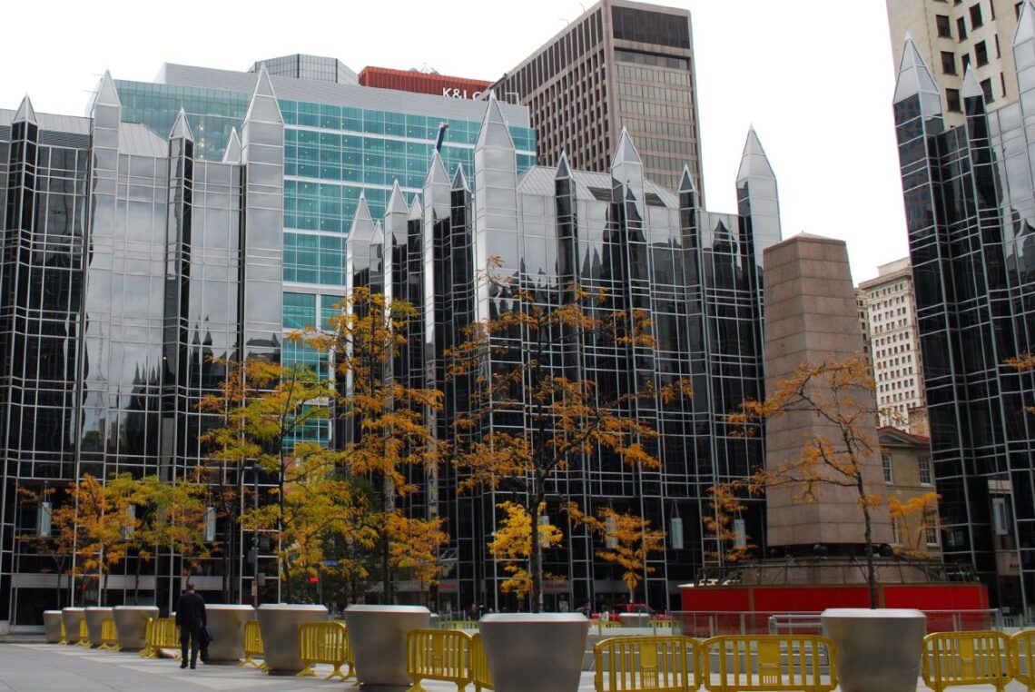 Ppg Place / John Burgee Architects With Philip Johnson | Classics On Architecture Lab 40 Ppg place / john burgee architects with philip johnson | classics on architecture lab