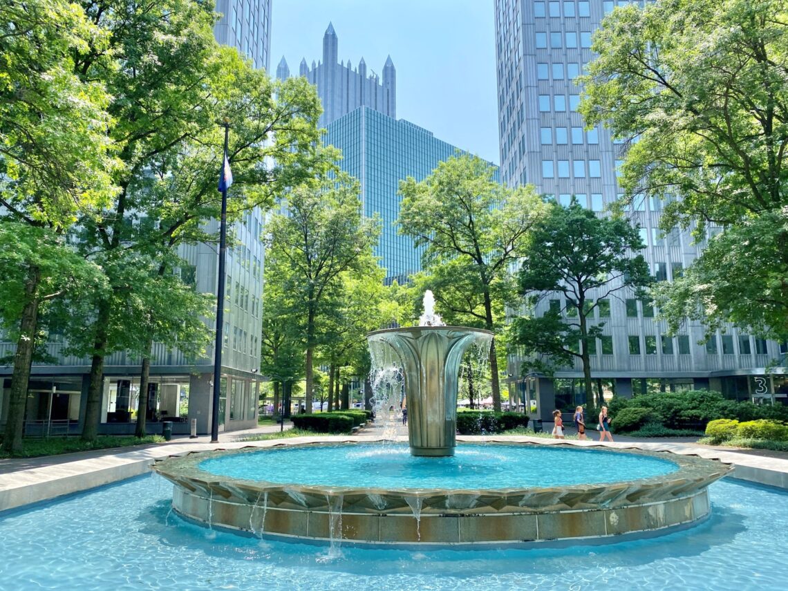 Ppg Place / John Burgee Architects With Philip Johnson | Classics On Architecture Lab 36 Ppg place / john burgee architects with philip johnson | classics on architecture lab
