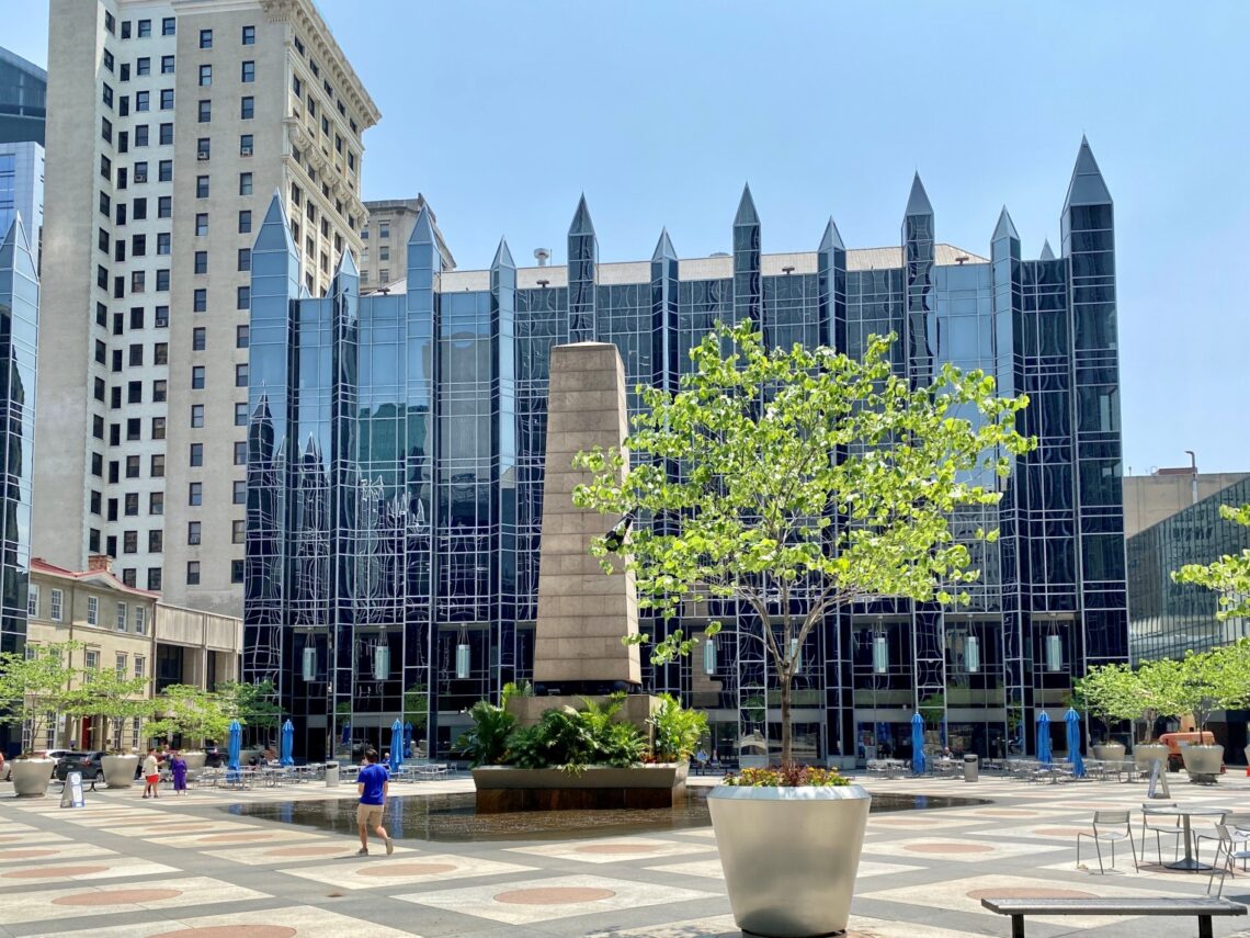 Ppg Place / John Burgee Architects With Philip Johnson | Classics On Architecture Lab 12 Ppg place / john burgee architects with philip johnson | classics on architecture lab