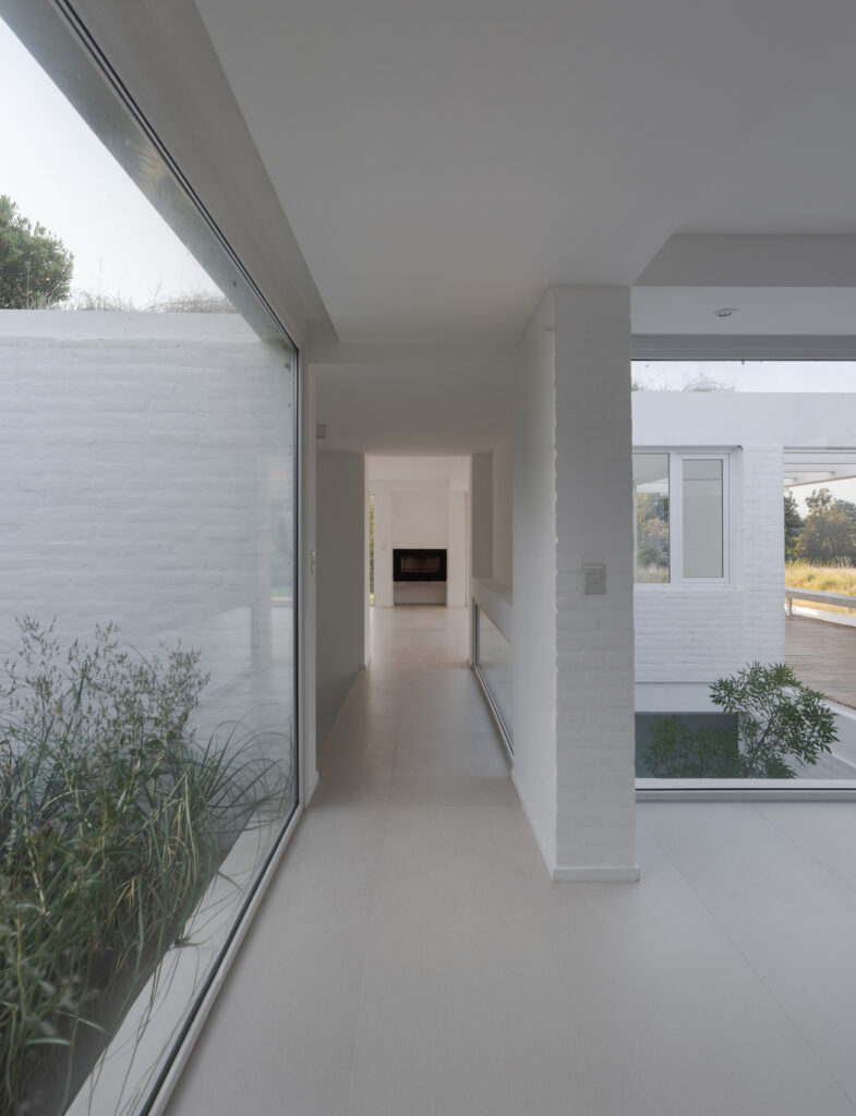 House H6 / Taranti Arq Studio 15 House h6 / taranti arq studio