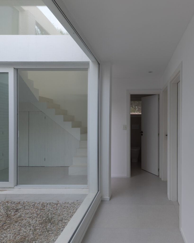 House H6 / Taranti Arq Studio 14 House h6 / taranti arq studio
