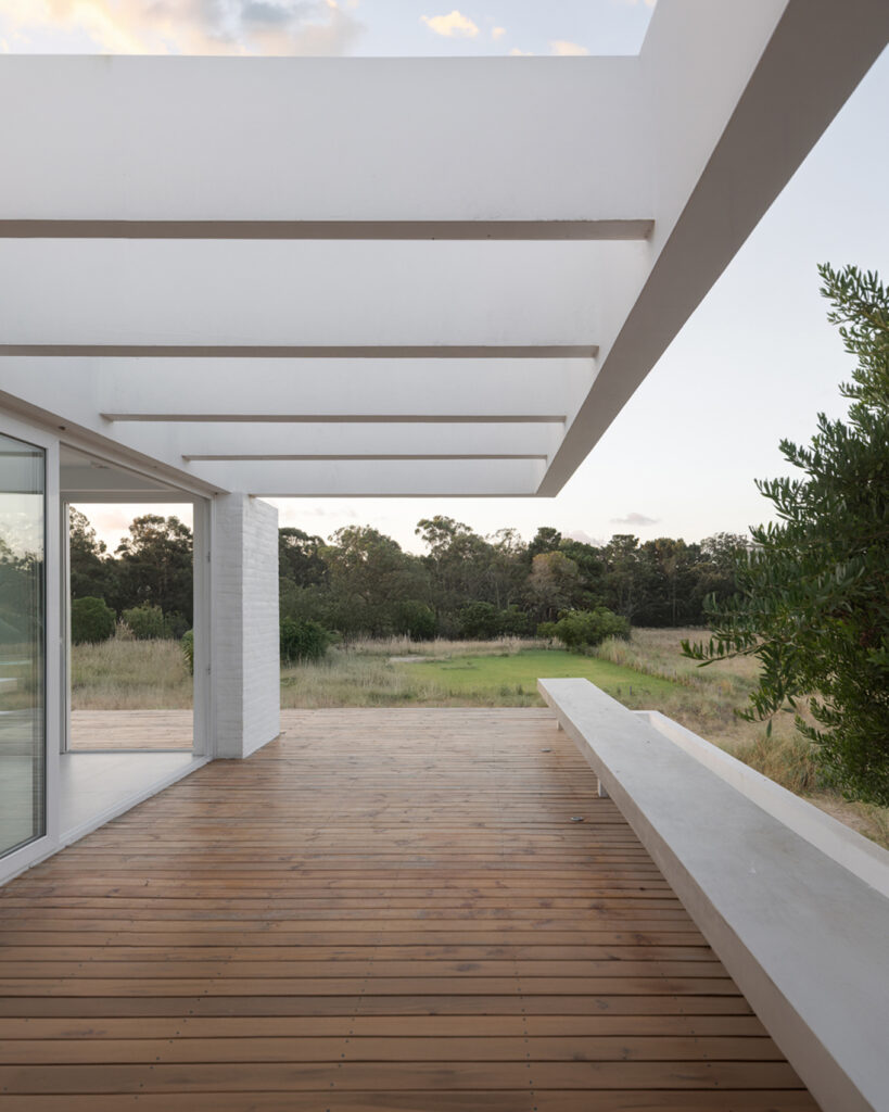 House H6 / Taranti Arq Studio 13 House h6 / taranti arq studio