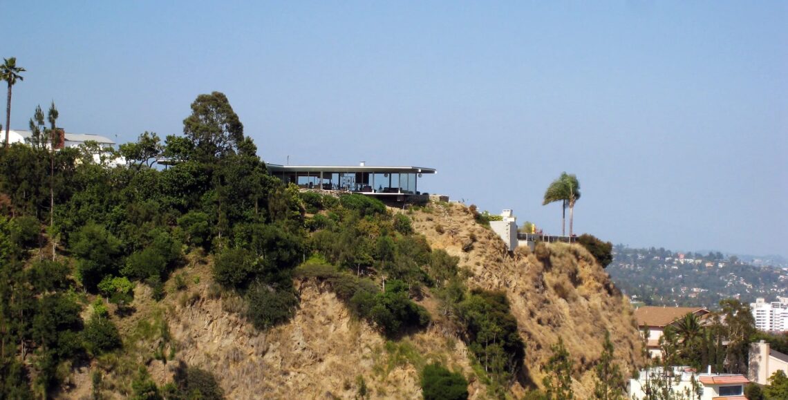 Stahl house / pierre koenig | classics on architecture lab