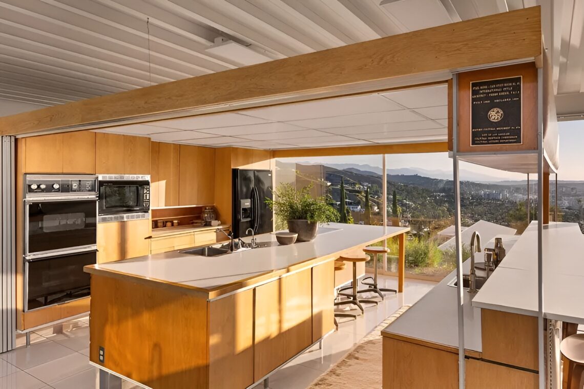 Stahl house / pierre koenig | classics on architecture lab