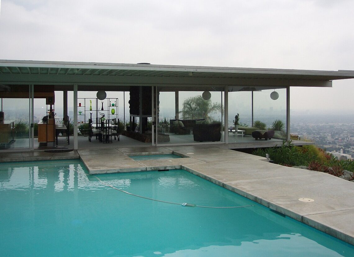 Stahl house / pierre koenig | classics on architecture lab