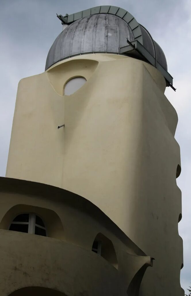 The einstein tower / erich mendelsohn | classics on architecture lab