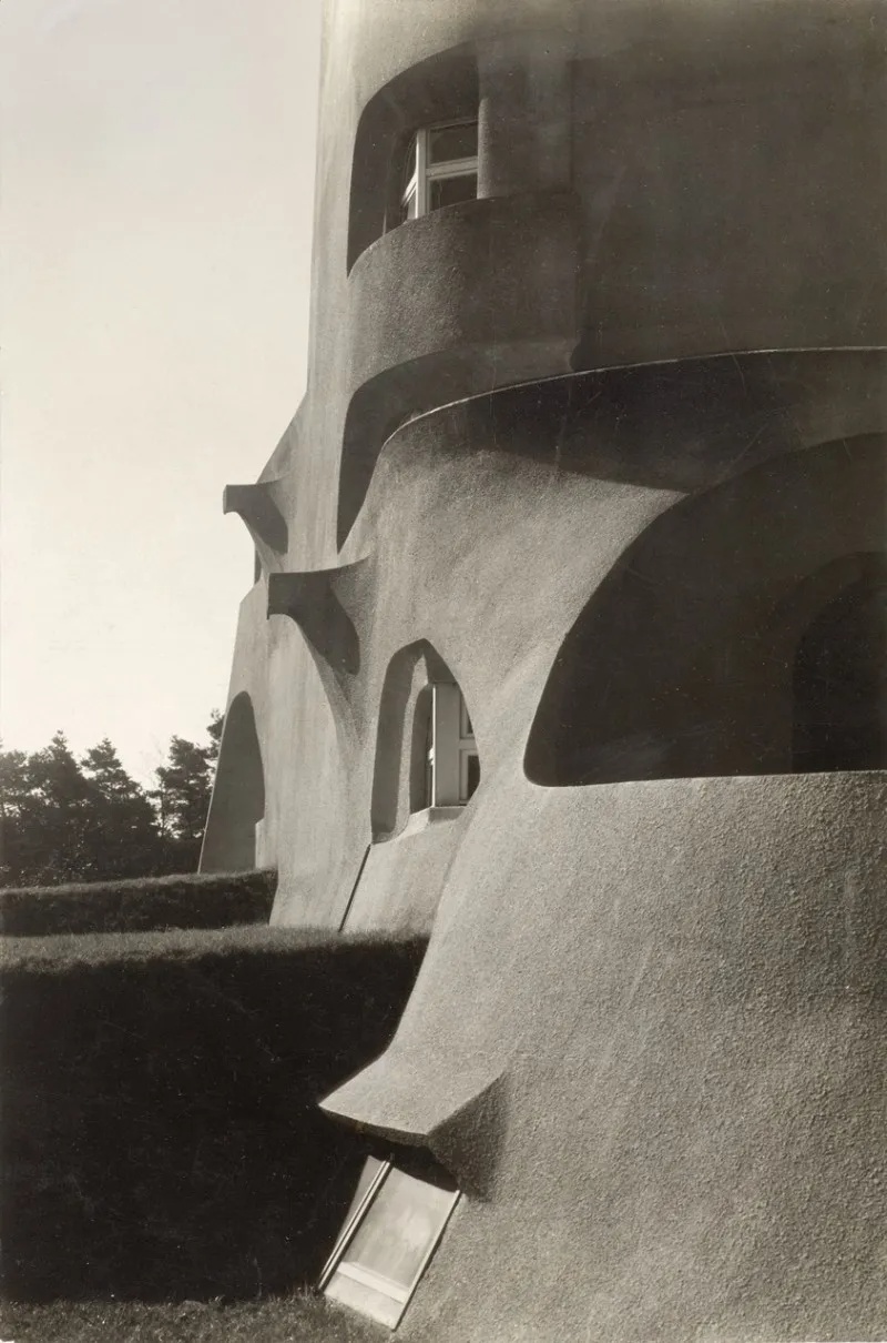 The einstein tower / erich mendelsohn | classics on architecture lab