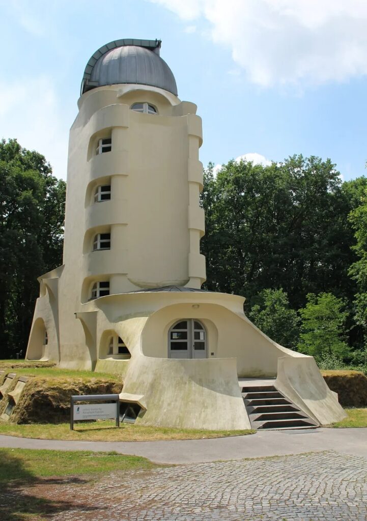The einstein tower / erich mendelsohn | classics on architecture lab