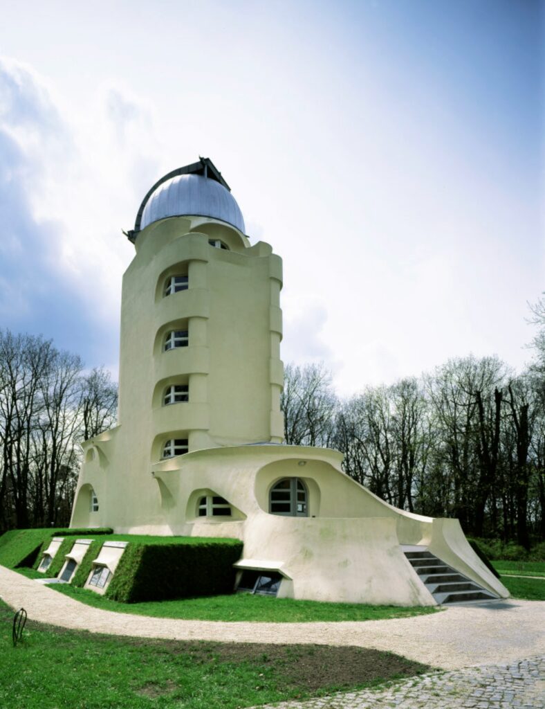 The einstein tower / erich mendelsohn | classics on architecture lab
