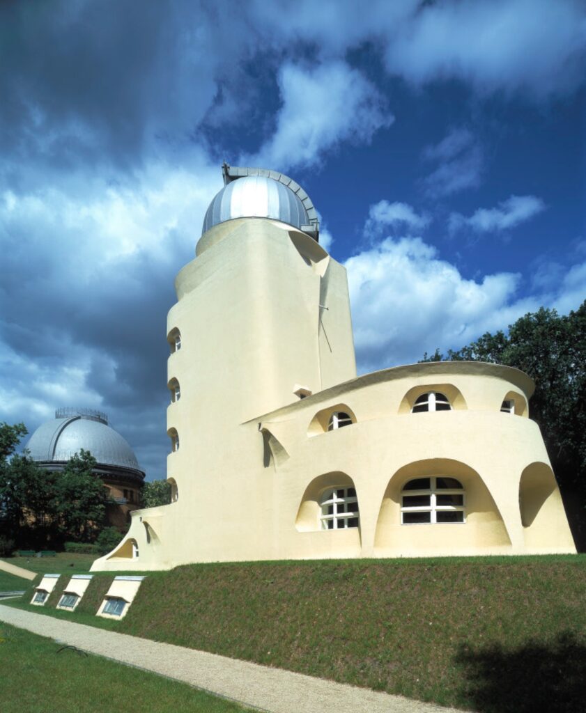 The einstein tower / erich mendelsohn | classics on architecture lab