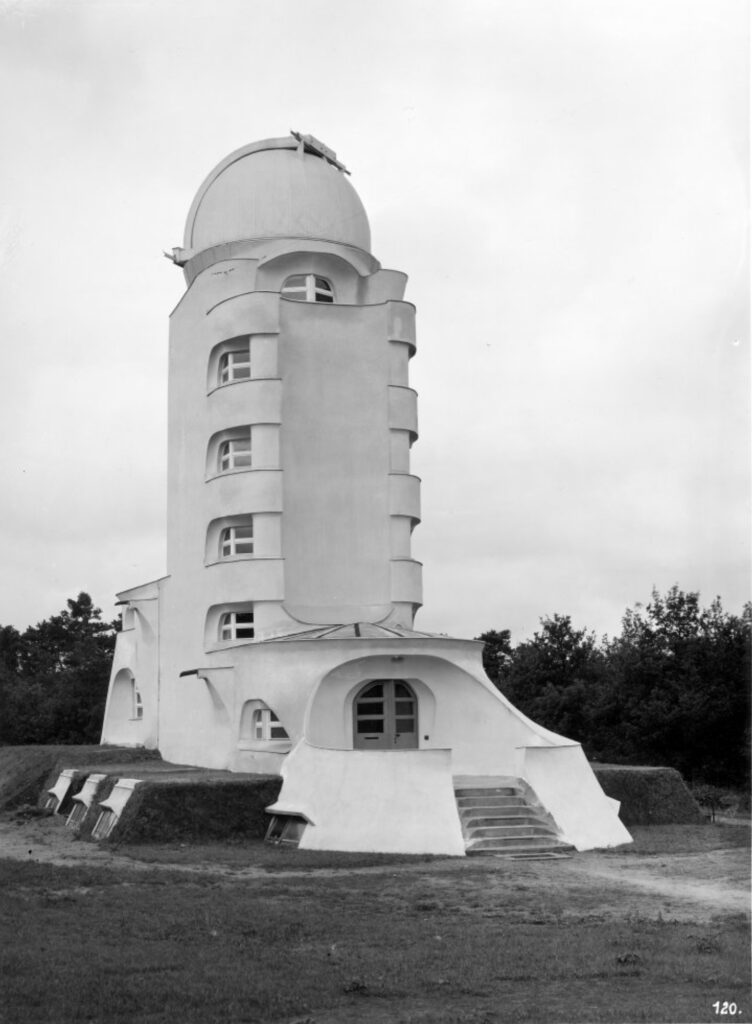 The einstein tower / erich mendelsohn | classics on architecture lab